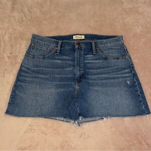 Madewell high rise denim shorts size 32